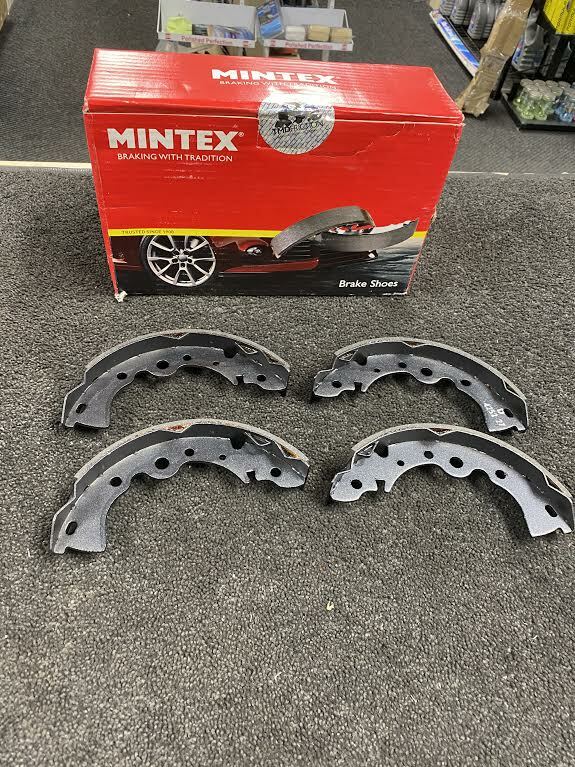 REAR BRAKE SHOES SET FITS NISSAN PRIARIE 4X4 MPV CA18S CA20S STANZA WAGON