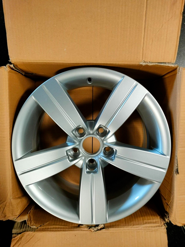 AUDI TT TTS 2007-2010 ALLOY WHEEL 8J0601025C 8JX17EH2ET 47 GENUINE NEW