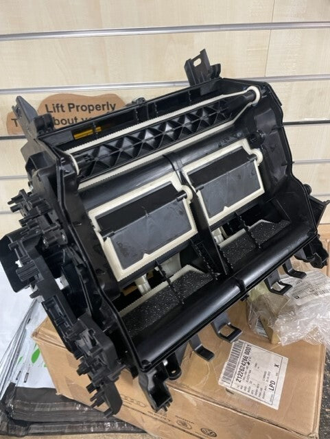 LHD AUDI A4 A5 A6 A7 Q5 Q7 Q8 AIR DISTRIBUTION HOUSING 4M0820356A  GENUINE