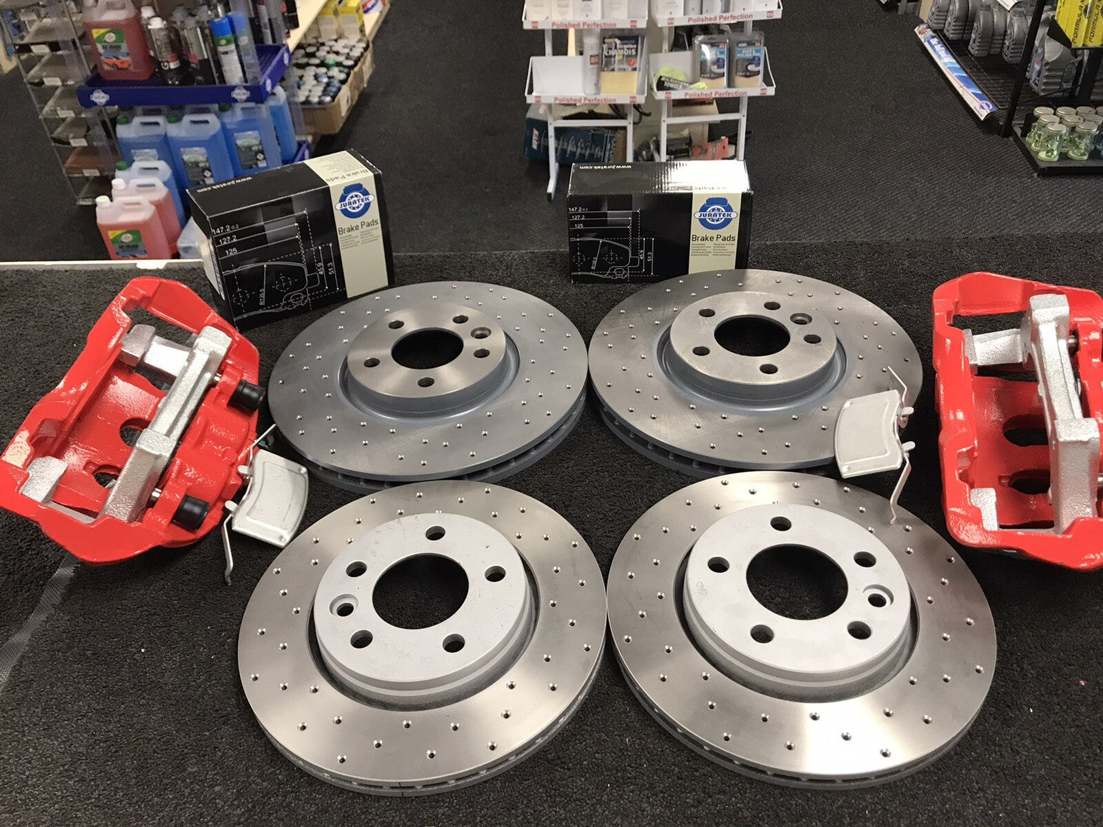 VW TRANSPORTER FRONT BIG BRAKE CONVERSION KIT FRONT REAR DRILLED DISC PADS RED 