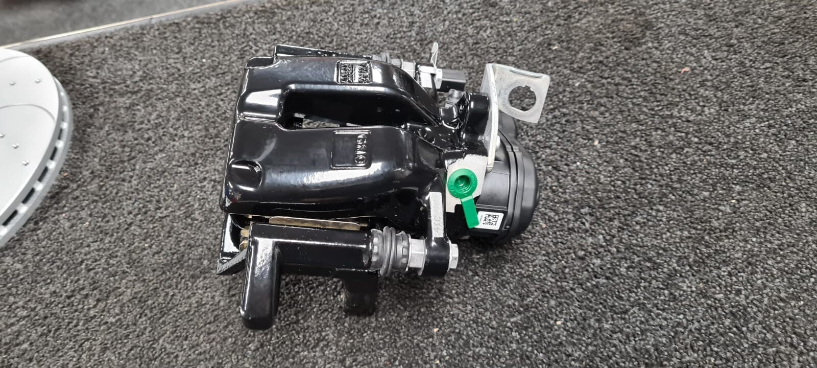 AUDI RSQ3 8U 2.5 2014-18 REAR ELECTRIC BRAKE CALIPER COMPLETE BRACKET+PADS LH NS