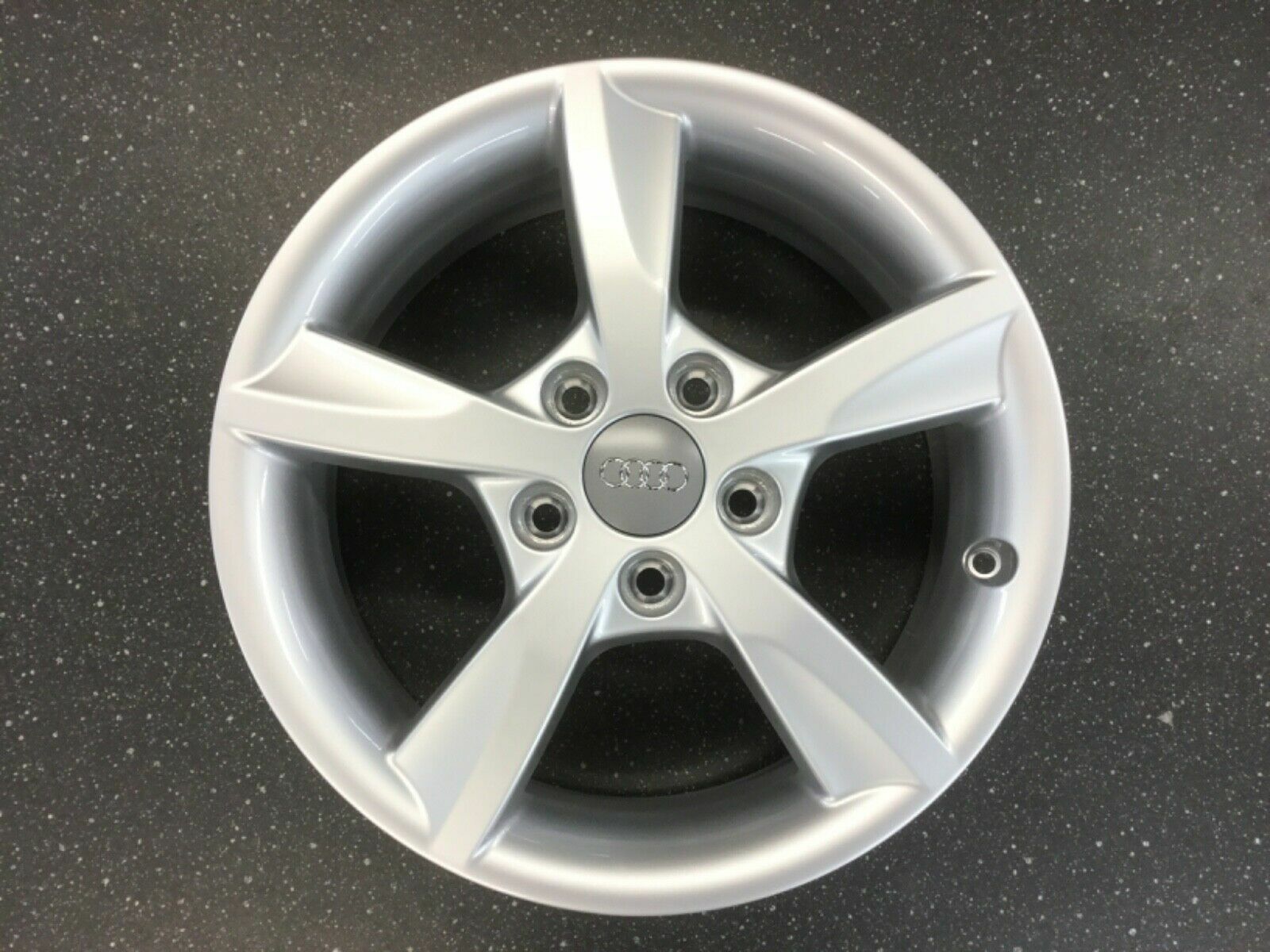 AUDI A3 2013 - 2020 ALLOY WHEEL 8V06014968Z8 GENUINE AUDI 16"