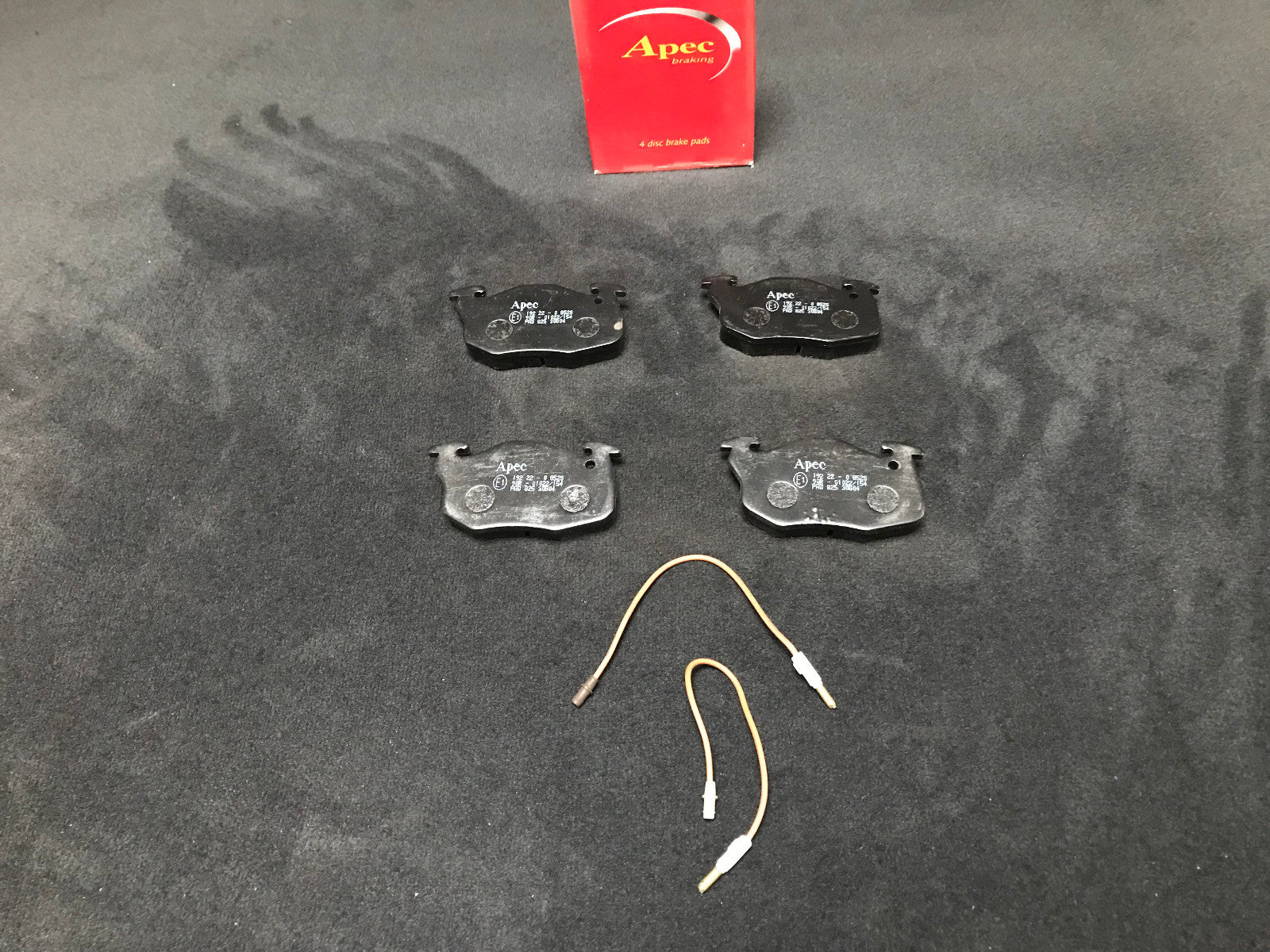 FOR RENAULT R5 VAN 1.1 1.2 1986-1989 FRONT APEC BRAKE PAD SET