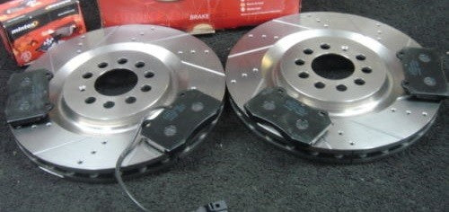AUDI TT QUATTRO LEON CUPRA DRILLED GROOVED BRAKE DISCS MINTEX  BRAKE PADS 