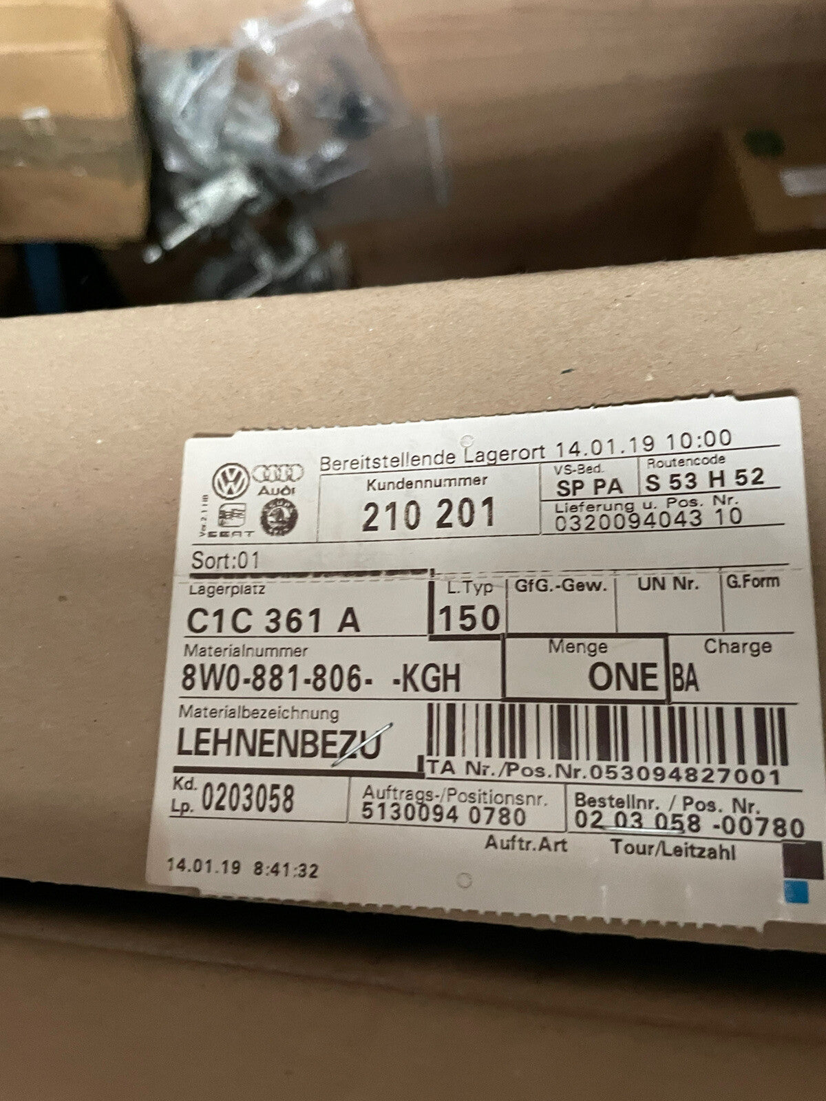 AUDI A4  QUATTRO 2016 ON RIGHT FRONT SEAT BACKREST COVER 8W0881806KGH *GENUINE*