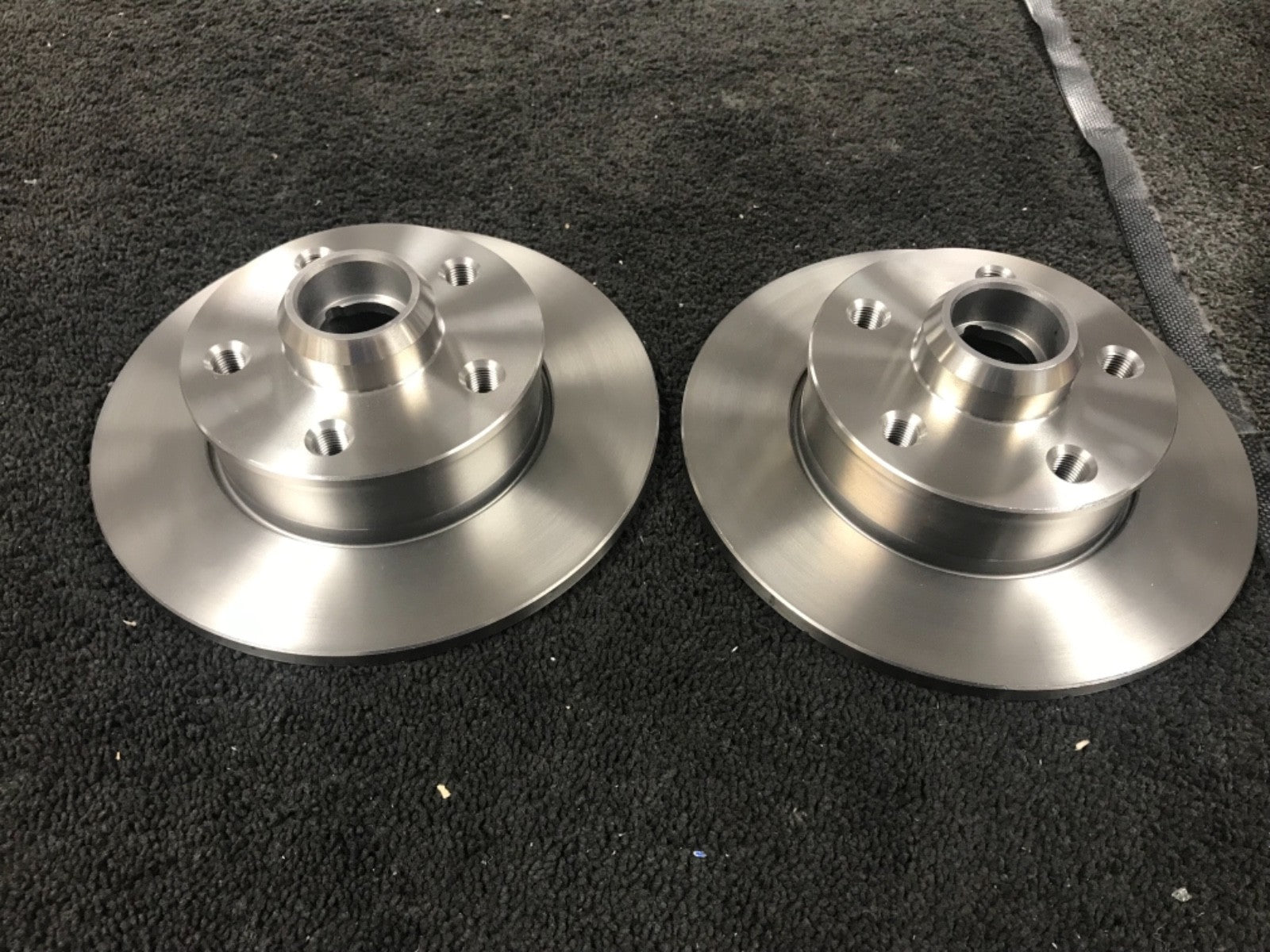 FOR VW GOLF MK3 GTI VR6 BRAKE DISC WHEEL BEARINGS REAR ABS RING BRAKE PADS REAR 