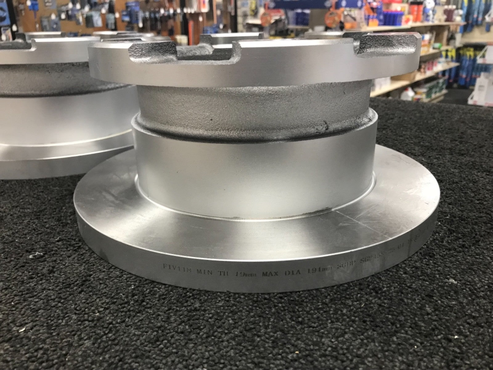 REAR BRAKE DISCS PAIR FITS IVECO DAILY 65C17 TWIN WHEEL MODELS 99 ON 6 STUD