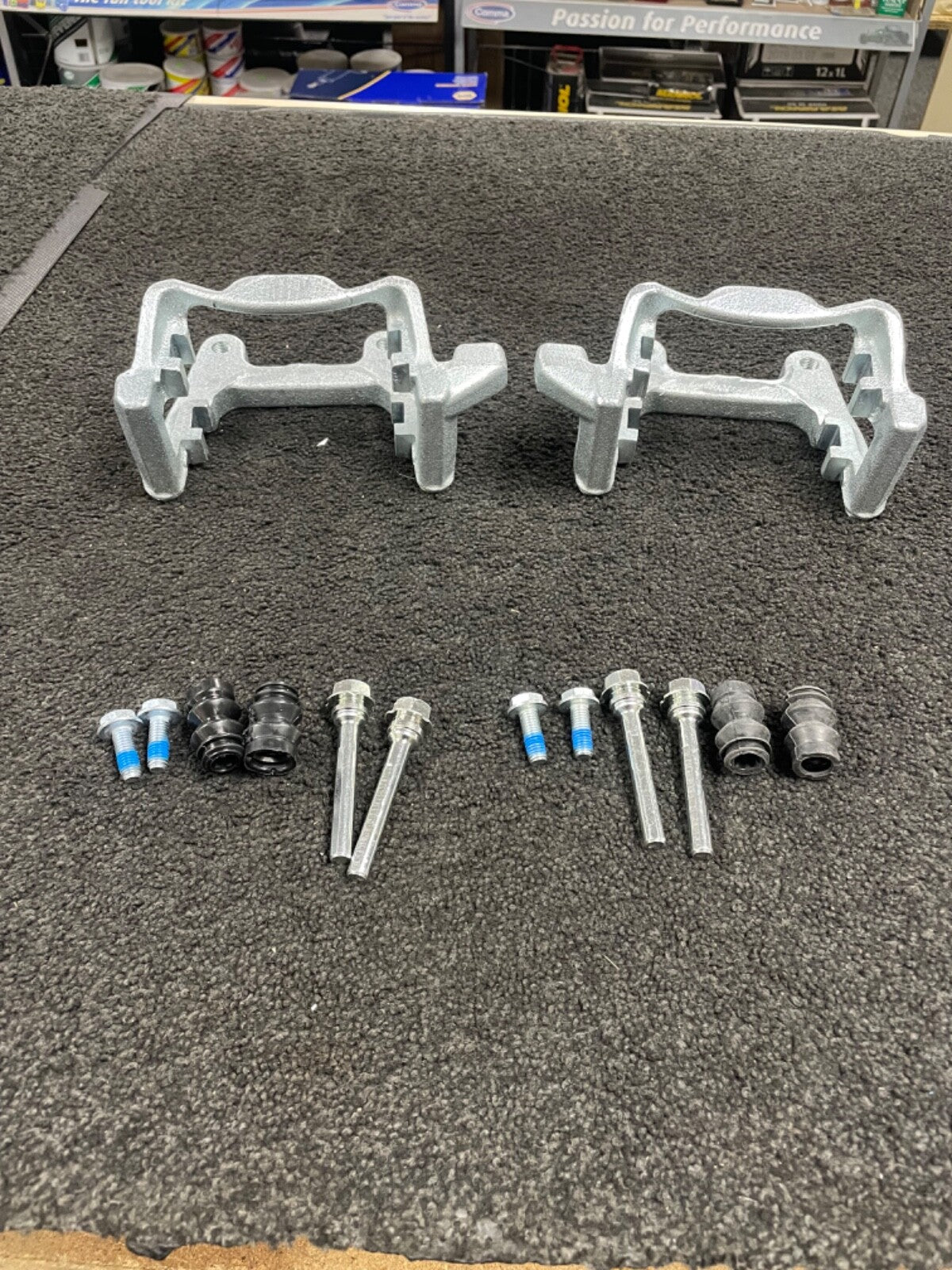 AUDI S3 GOLF MK5 R32 REAR VENTED BRAKE DISC CALIPER CONVERSION BRACKET 310X22MM