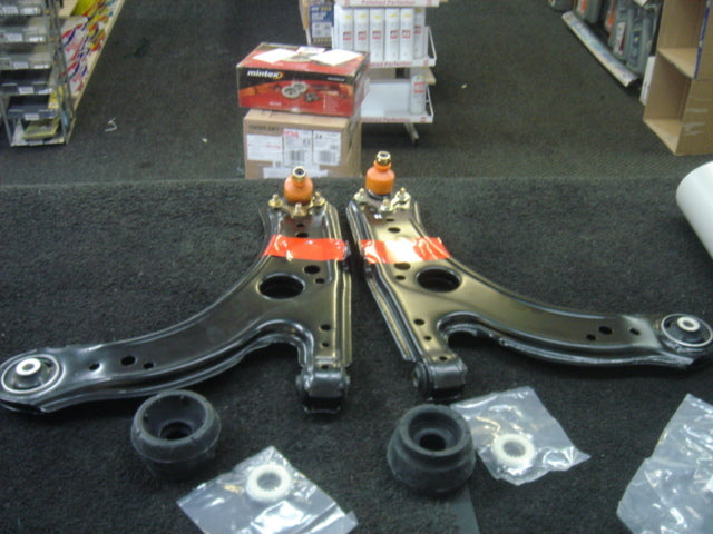VW GOLF MK4 1.9TDi SDi GTTD GTi TURBO WISHBONE ARM STRUT TOP BEARING MOUNTING