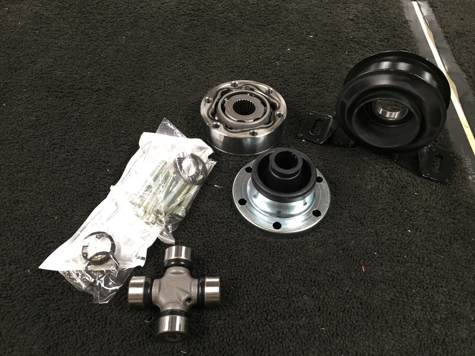 LONDON TAXI LTI TX4 PROPSHAFT REPAIR KIT UNIVERSAL JOINT REAR JOINT SUPPORT MOUN