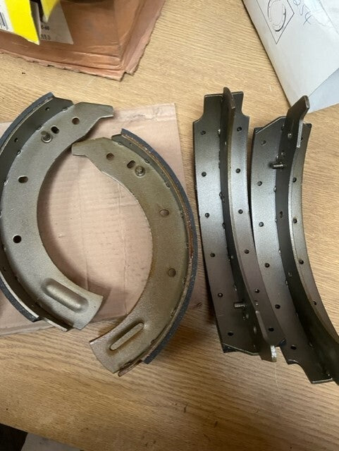 RTC3417 FRONT BRAKE SHOES  11" FOR LANDROVER SERIES 2 2A 3 88 & 109"