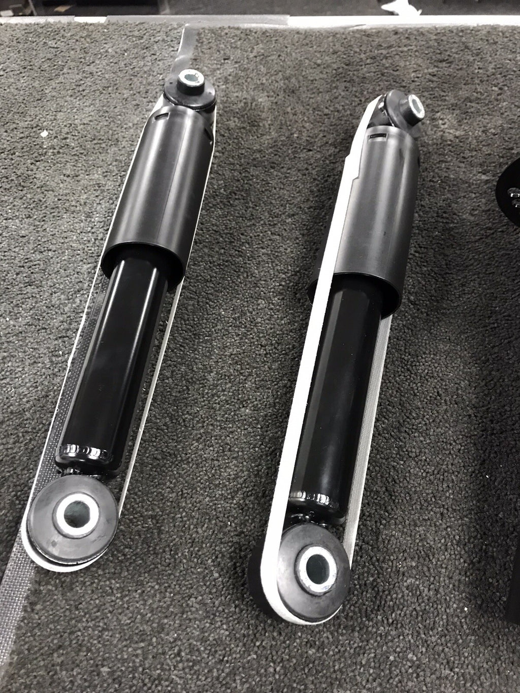FOR FORD MONDEO MK2  SALOON ESTATE FRONT REAR SHOCK ABSORBERS X 4 