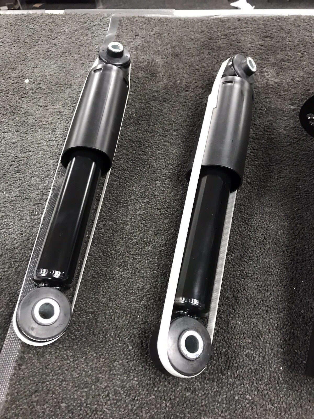 FOR FORD MONDEO MK2  SALOON ESTATE FRONT REAR SHOCK ABSORBERS X 4 