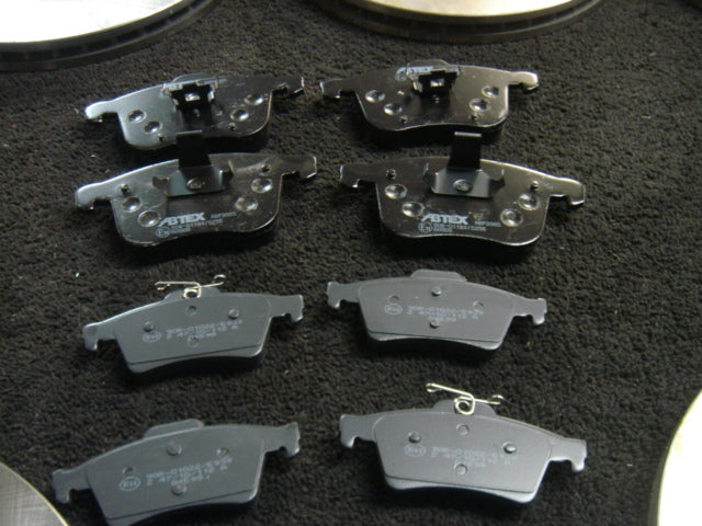 FORD FOCUS 2.5 ST 2005-2011 MINTEX FRONT REAR BRAKE PADS