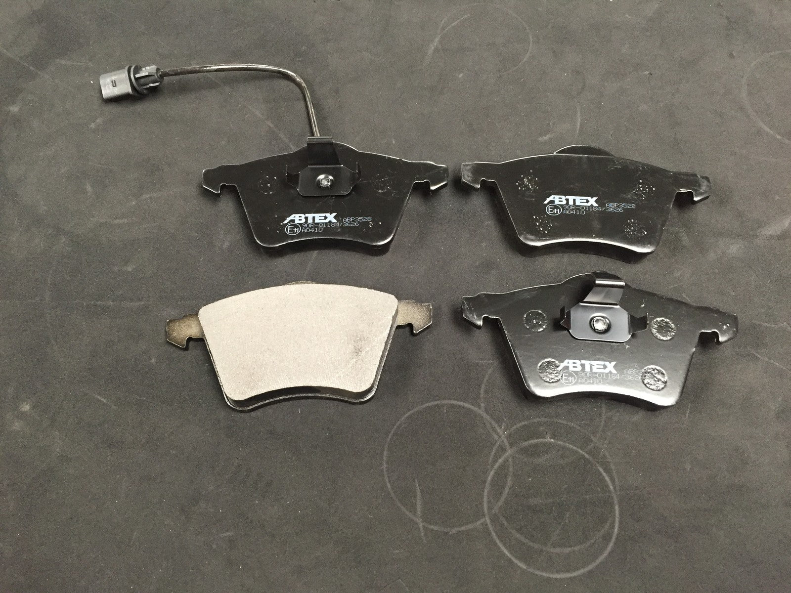 VW TRANSPORTER T4 SHARAN FRONT BRAKE PADS ABP3528 MDB1954 PAD1323
