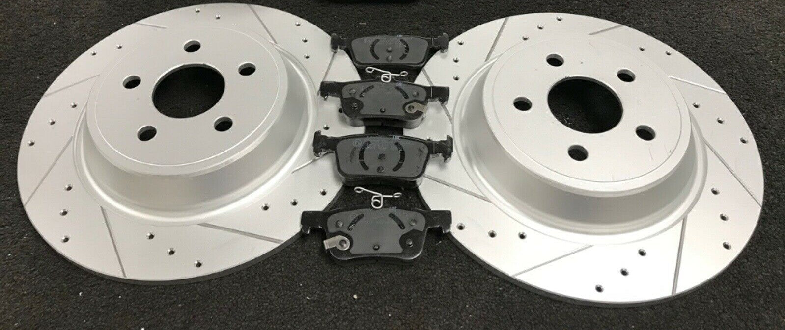 CROSS DRILLED GROOVED REAR BRAKE DISC PADS BREMBO FOR FORD MONDEO MK4 2007