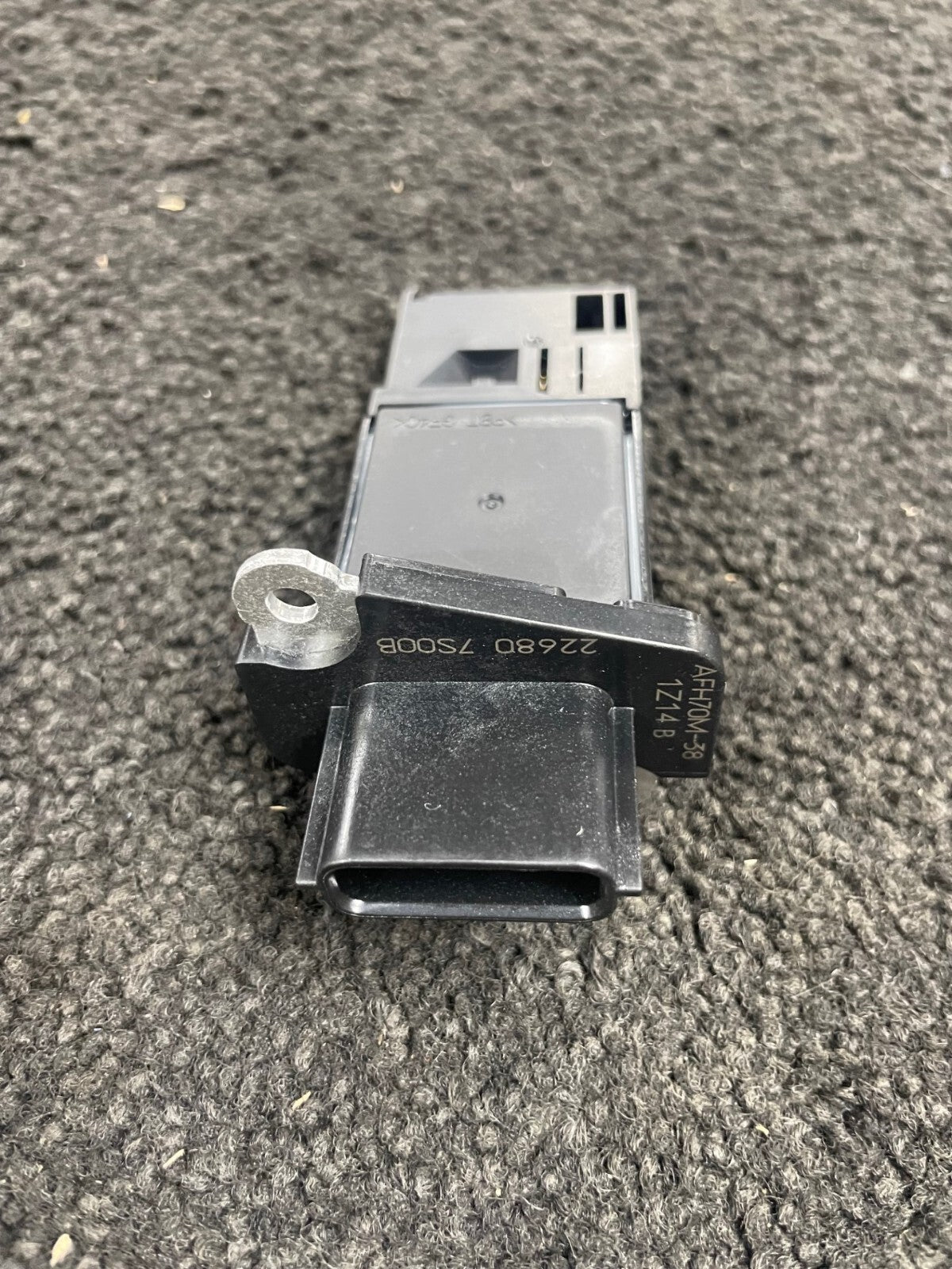 GENUINE AIR FLOW SENSOR FOR INFINITI EX30 37 FX30 FX37 FX50 G37 M37 226807S000