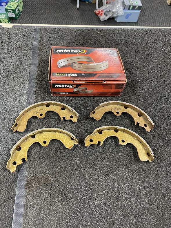 REAR BRAKE SHOES SET FIT TOYOTA STARLET EP70 EP71 1.3