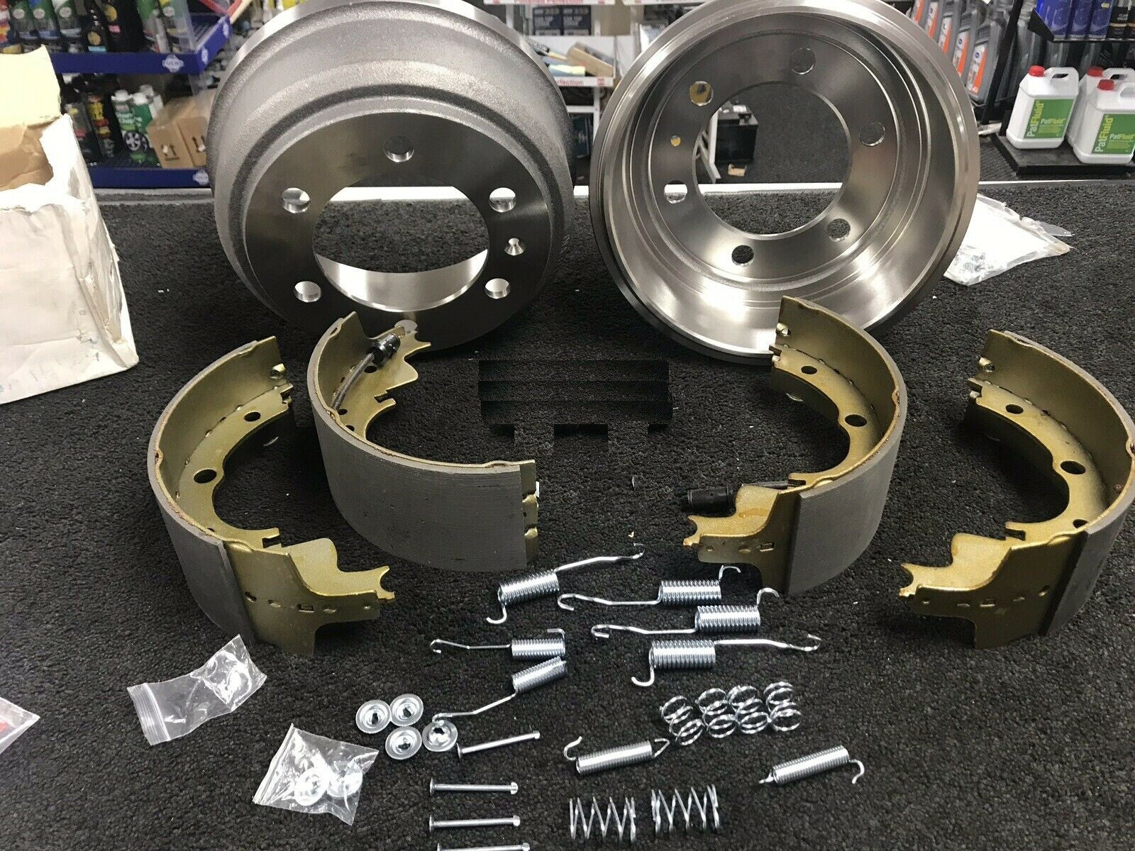 REAR BRAKE DRUMS BRAKE SHOES FITTING KIT FOR IVECO DAILY TURBO DAILY 1985-1998