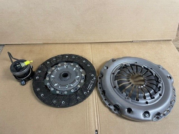 3pce LUK CLUTCH KIT ASTRA J INSIGNIA  MOKKA ZAFIRA 1.4 TURBO  55558917 55558918