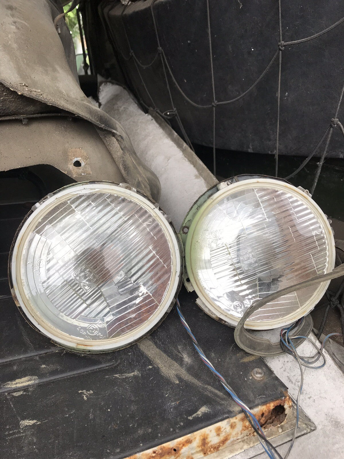 DEFENDER 110  200TDI 300TDI FRONT HEAD LAMP UNITS ORIGINAL LUCAS 