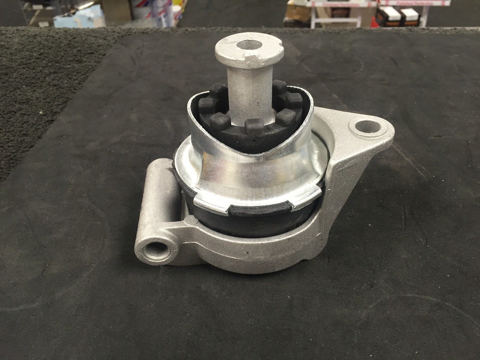 VAUXHALL ASTRA SRI 1.9 CDTi 120BHP REAR ENGINE MOUNT MOUNTING 9191558