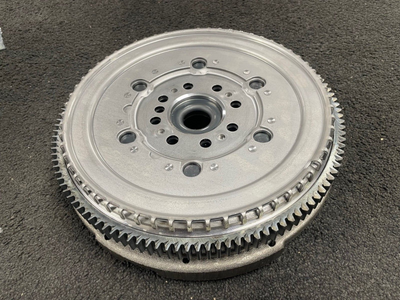 DUAL MASS FLYWHEEL TRANSIT MK7 8 2.2TDCi  1731748 1857694 1932320 2239490