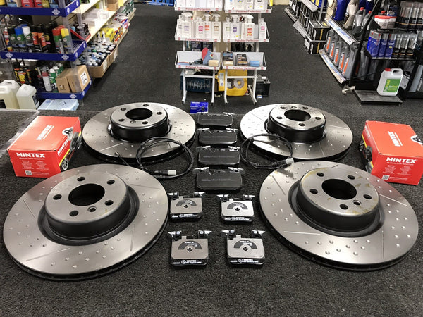 BMW 330D F31 TOURING DIMPLED GROOVED BRAKE DISC BRAKE PAD FRONT REAR 370+345