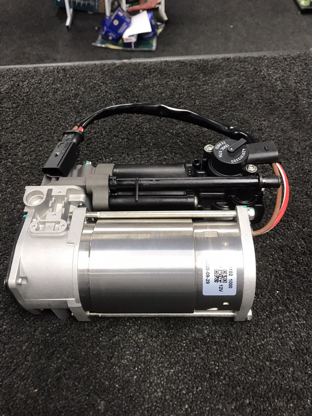 REAR AIR SUSPENSION COMPRESSOR FOR MERCEDES E-Class W212 S212 NEW 