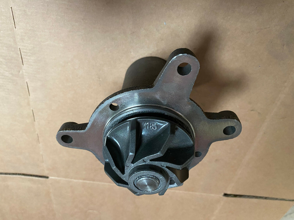 1 X WATER PUMP FOR MERCEDES 207D 307D 2.4 300GD 3.0