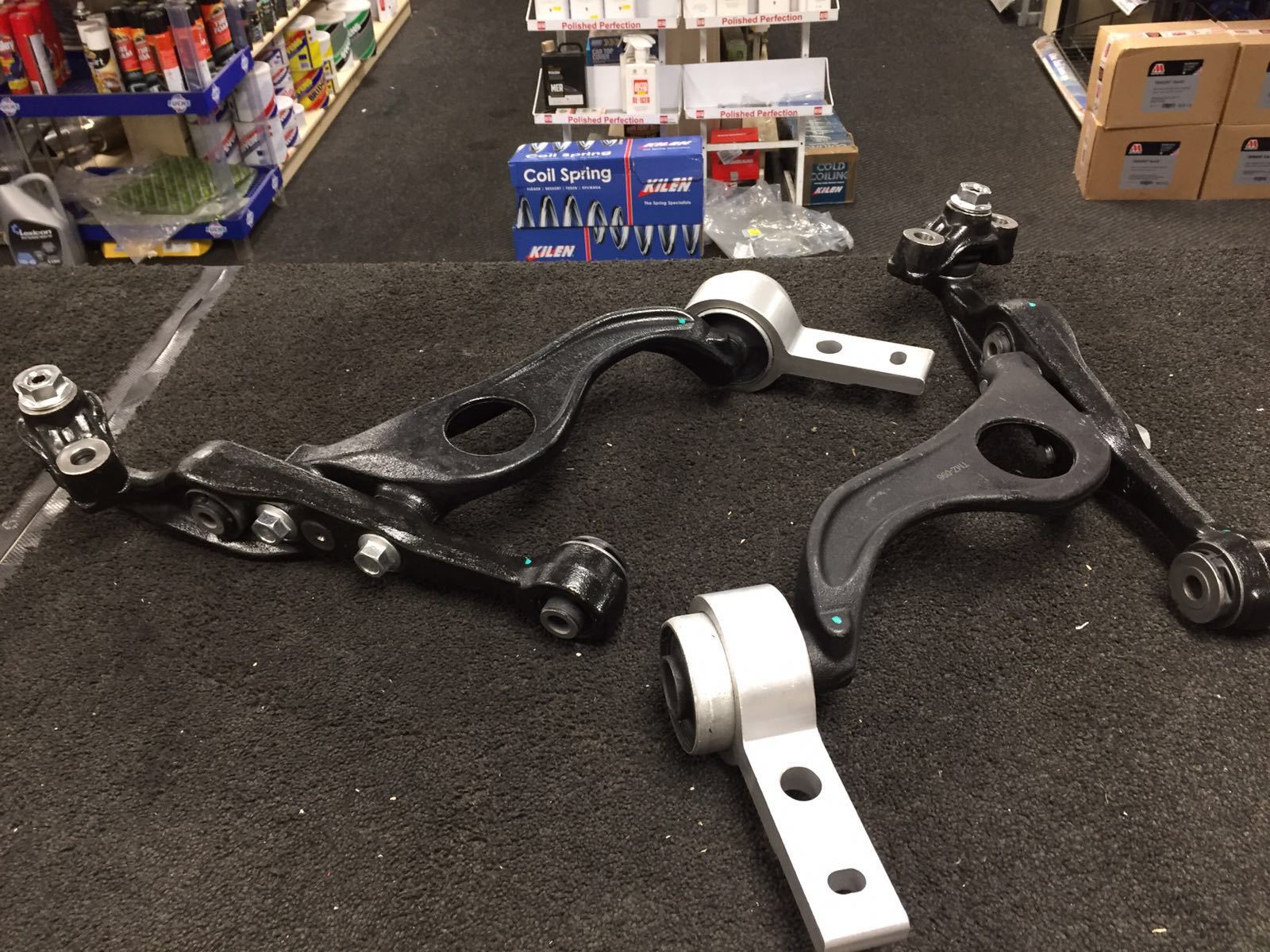 FRONT LOWER WISHBONE CONTROL ARMS RH LH SIDEMAZDA 6 GH 1.8 2.0 2.2 2.5 2008 on