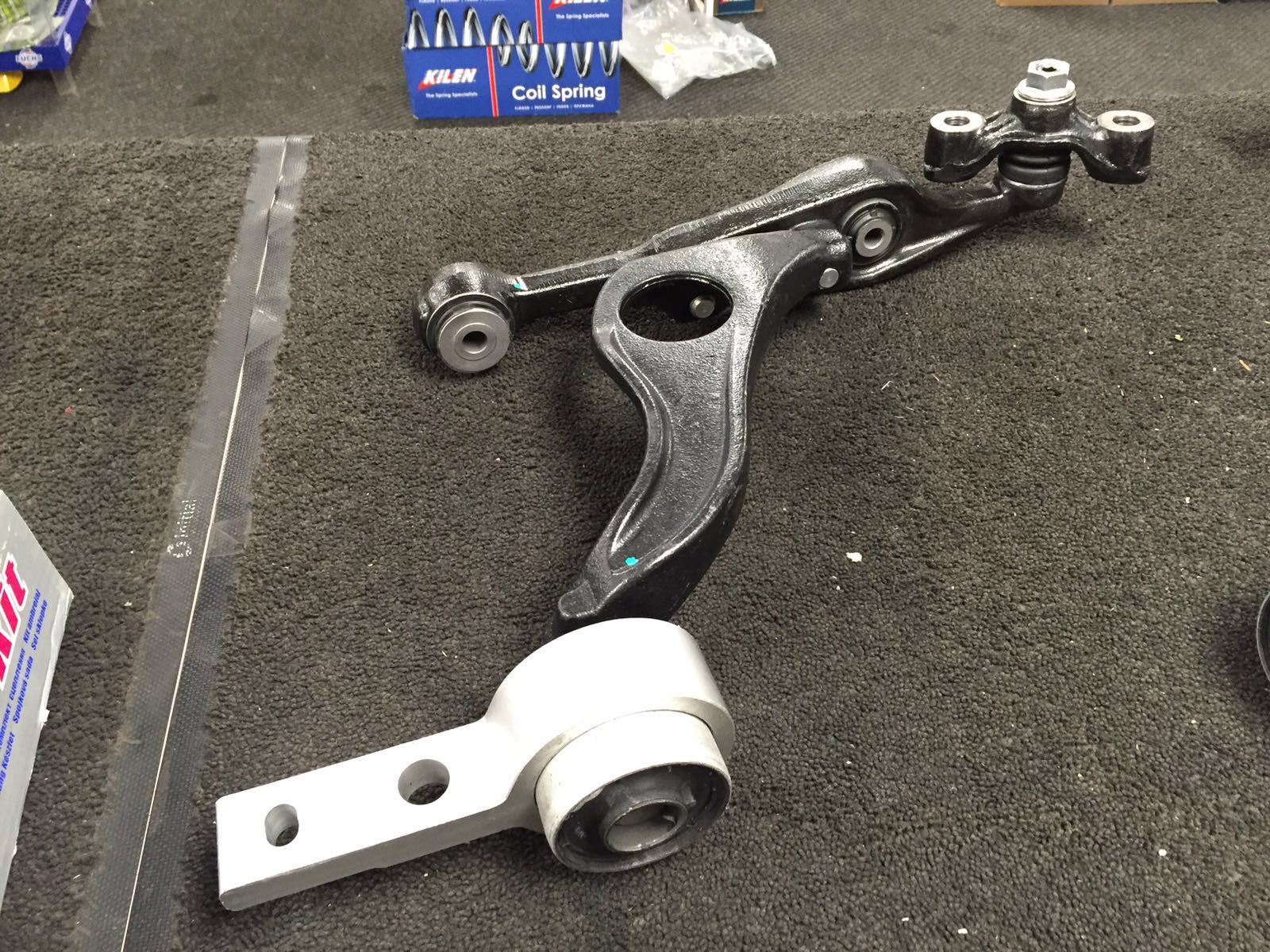  FRONT LOWER WISHBONE CONTROL ARM LH NS SIDE MAZDA 6 GH 1.8 2.0 2.2 2.5 2008 on