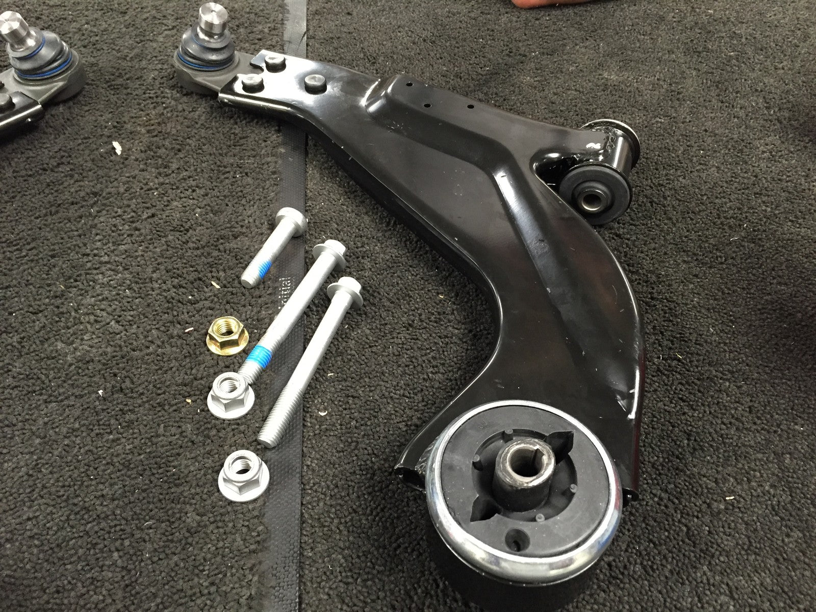 FORD MONDEO MK3 2000-2007 1 FRONT LOWER WISHBONE ARM left LH