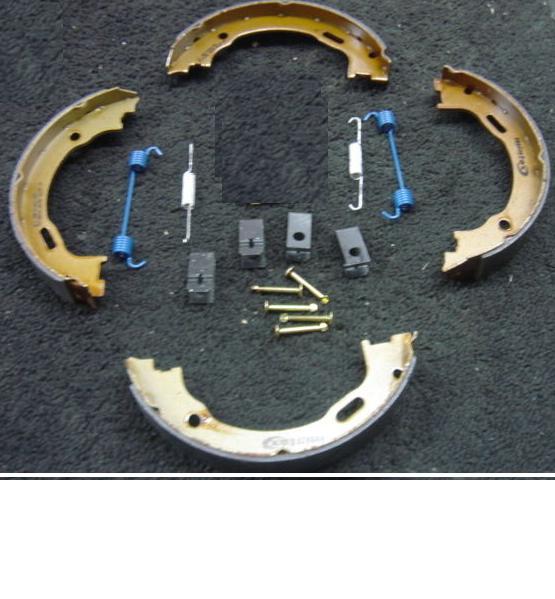 FOR CHRYSLER 300C 3.0TD CRD REAR BRAKE SHOE HAND BRAKE PARKING SHOE & CLIPS