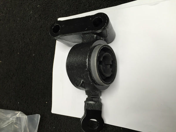 BMW MINI ONE COOPER S CONVERTIBLE FRONT LOWER WISHBONE ARM BUSH HOLDER LH SIDE