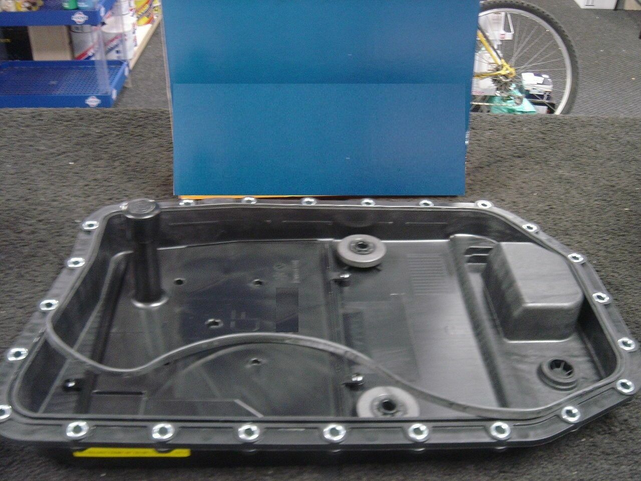 JAGUAR XK XKR AUTOMATIC TRANSMISSION  SUMP C2C38963 WITH FILTER SUMP