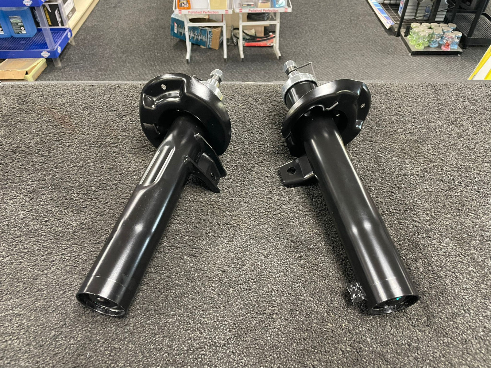 FOR VW TOURAN 1.9 TDI 03-15 FRONT SHOCK ABSORBERS SHOCKERS & STRUT TOP MOUNTS