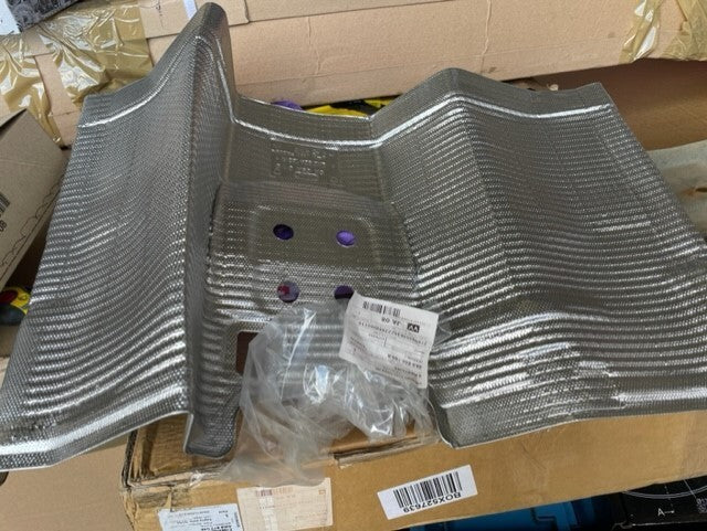 AUDI A4 S4 A5 S5 ALLROAD TDi CENTRE HEAT SHIELD FOR TUNNEL 8K0804160R *GENUINE*