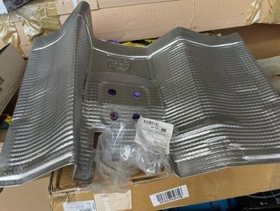 AUDI A4 S4 A5 S5 ALLROAD TDi CENTRE HEAT SHIELD FOR TUNNEL 8K0804160R *GENUINE*