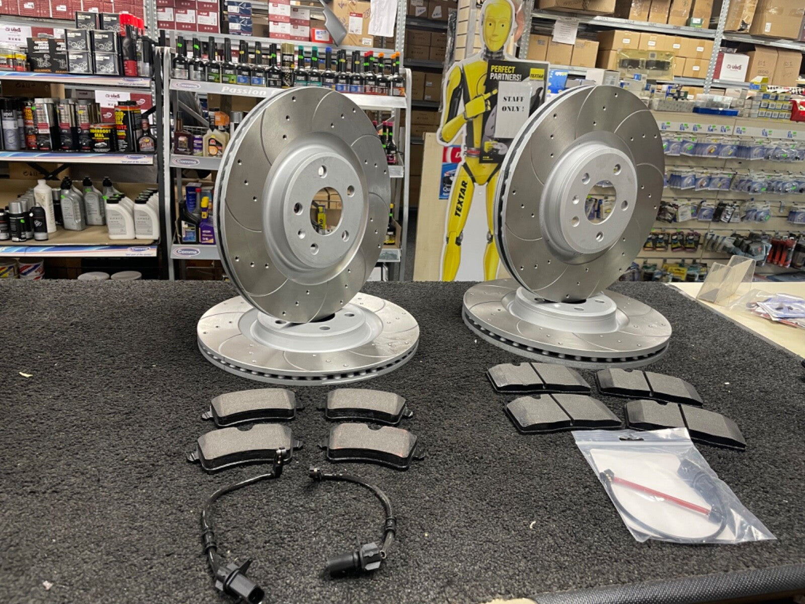 FOR AUDI A6 A7 C7 FRONT REAR DRILLED GROOVED PERFORMANCE BRAKE DISCS & PADS 