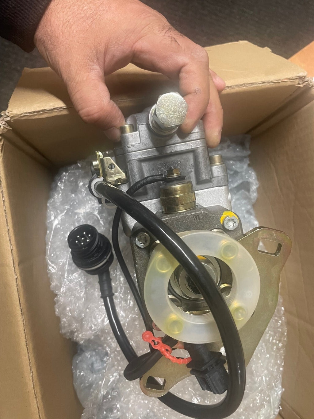 DIESEL INJECTION PUMP RENAULT 1.9TD DTi GENUINE BOSCH 0460414988 0986440520