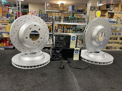 BRAKE DISCS CROSS DRILLED BRAKE PADS FRONT REAR FOR CAYENNE 4.8 GTS TRIPTRONIC