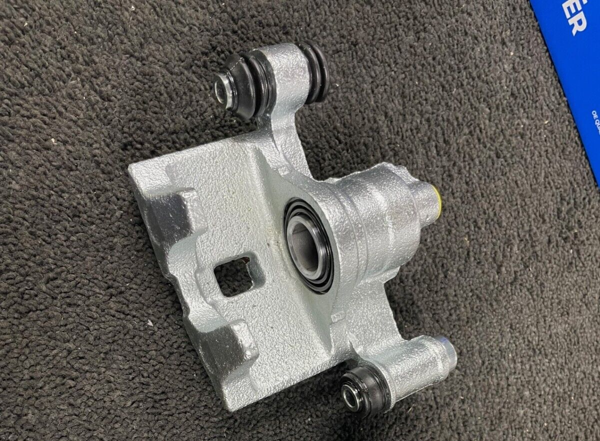 FOR TOYOTA CELICA IMPORT 1.8 2.0 AT200 ST162 ST182 202 REAR OS RH BRAKE CALIPER