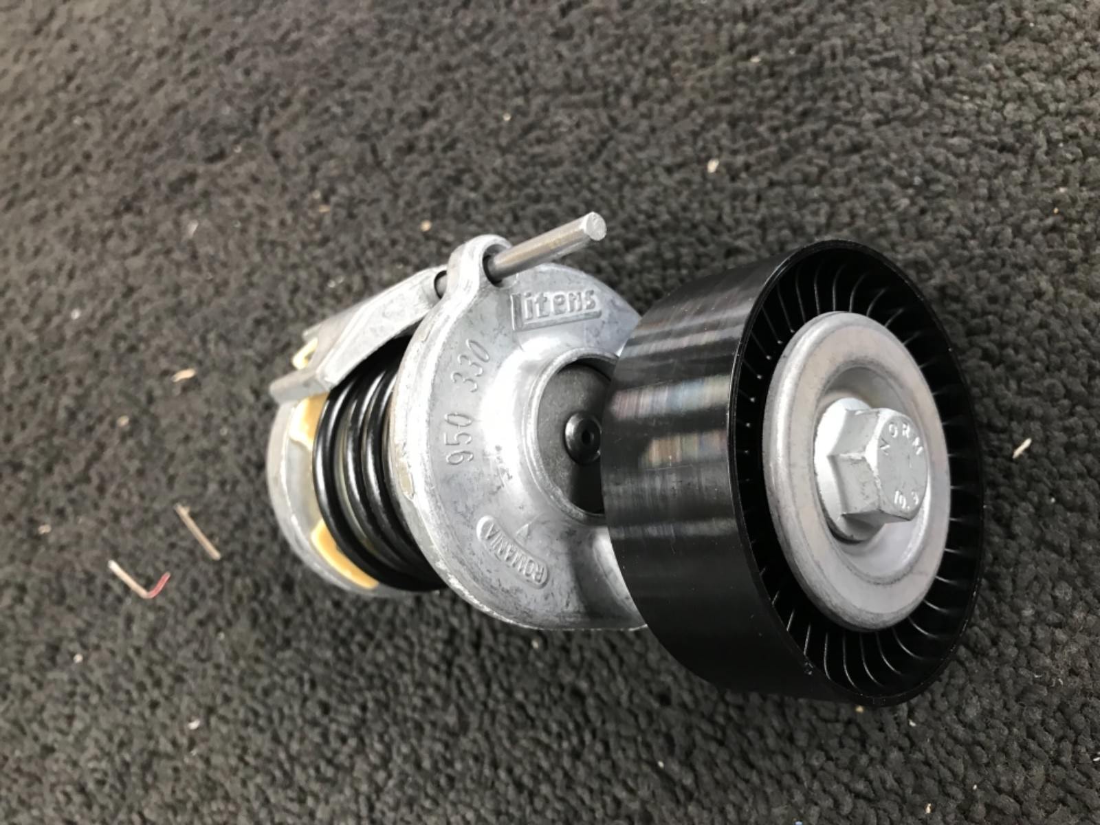 GOLF  PASSAT TIGUAN 2.0TDI  AUXILARY FAN BELT TENSIONER
