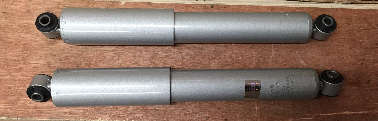 2 REAR SHOCK ABSORBERS (PAIR) FOR CHRYSLER GRAND/VOYAGER 1996-2007 std suspensio