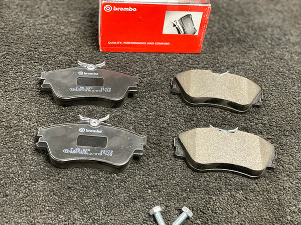 BREMBO FRONT BRAKE PAD SET FORVOLKSWAGEN CARAVELLE 1.9 2.0 2.4 2.5TRANSPOTER T4 