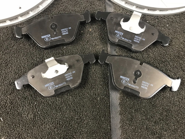 5 SERIES 520D M SPORT CROSS DRILLED GROOVED BRAKE DISCS AND BRAKE PADS FRONT