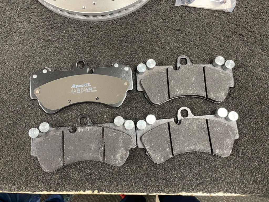 FOR TOUAREG V6 BLACK EDITION TDI (MK3 (CR)) FRONT BRAKE DISC PADS DRILLED