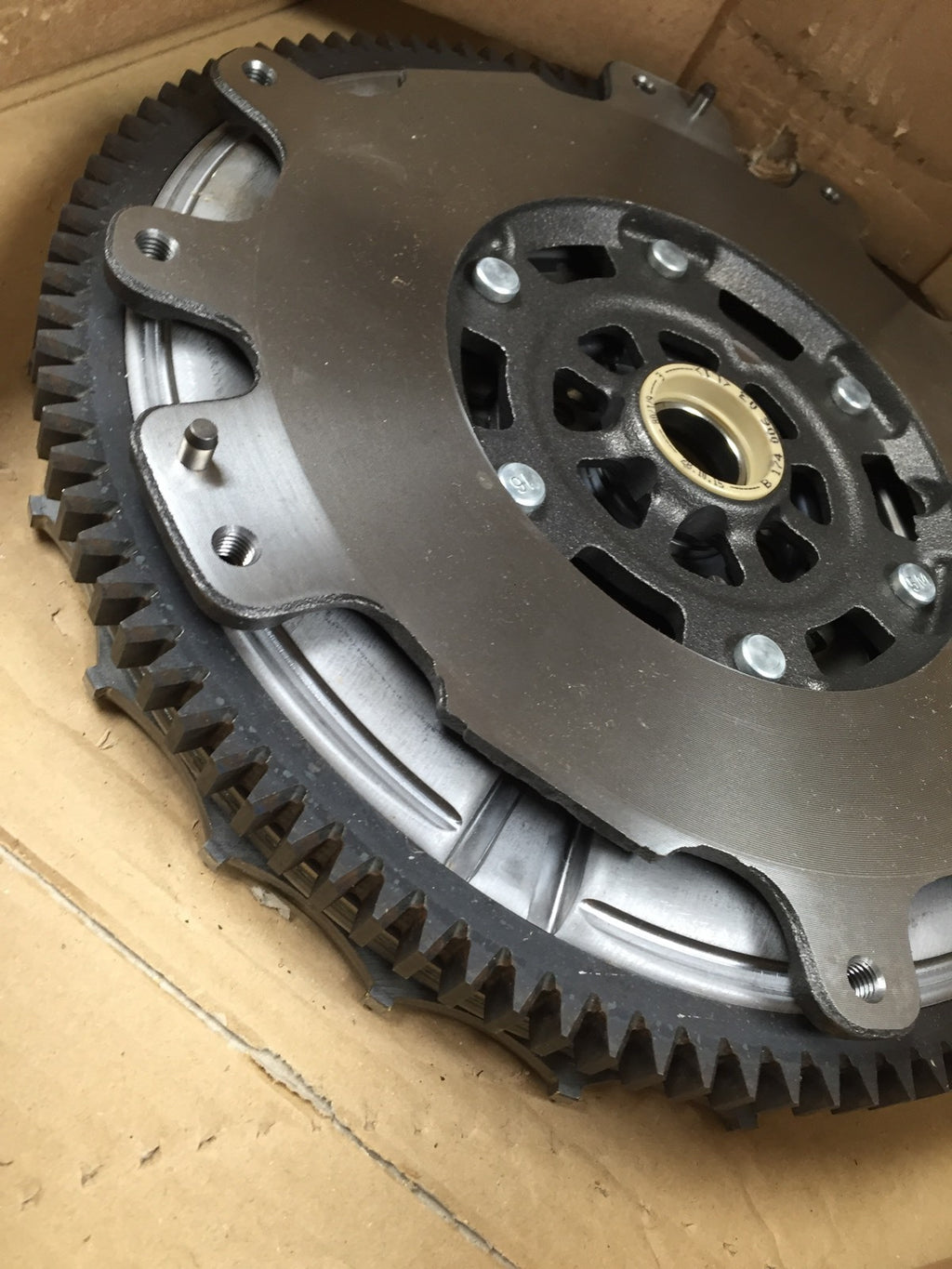 FOR NISSAN X-TRAIL 2.2 SVE TD  FLYWEEL DUAL MASS FLYWHEEL BRAND NEW 415028111