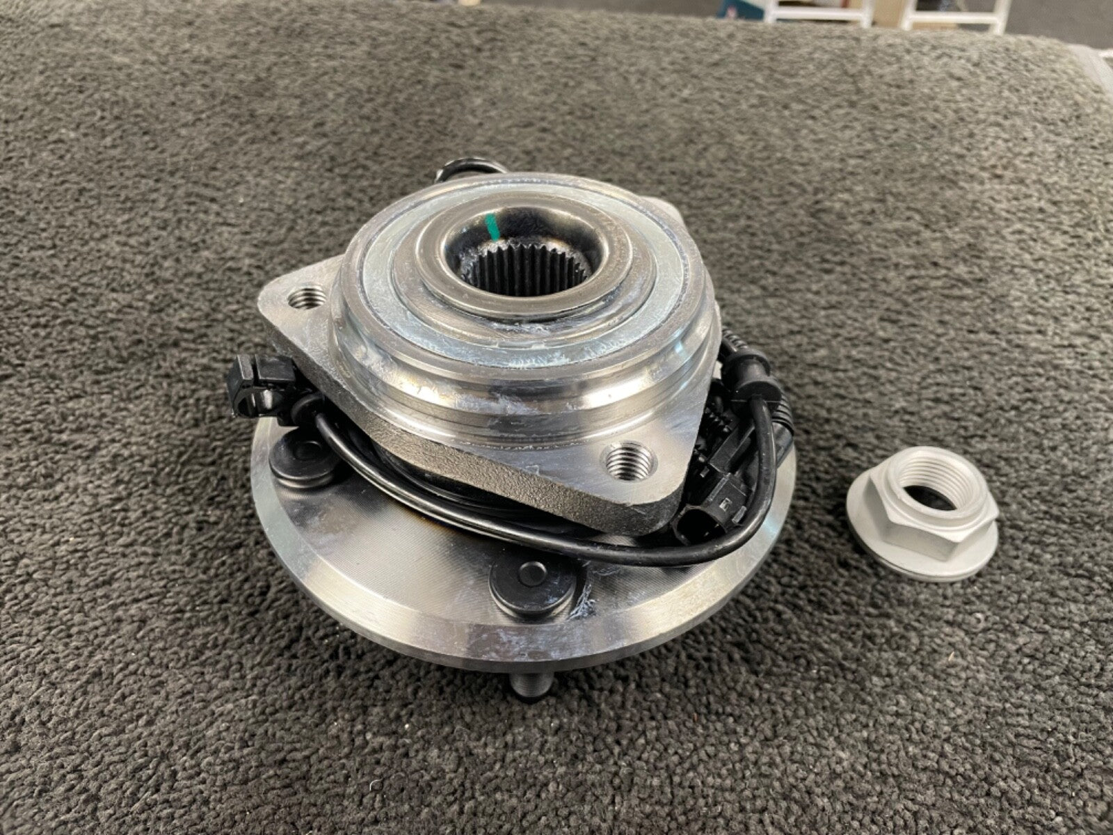 Wheel Bearing Kit Front for JEEP WRANGLER 2.8 3.8 07-on EGT ENS CRD JK WITH ABS 